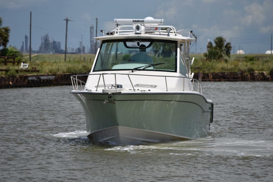 2016 Grady-White 330 Express 