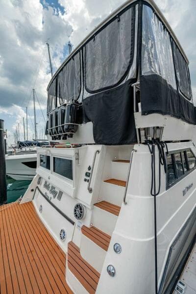 1991 Cruisers Yachts 3850 Aft Cabin