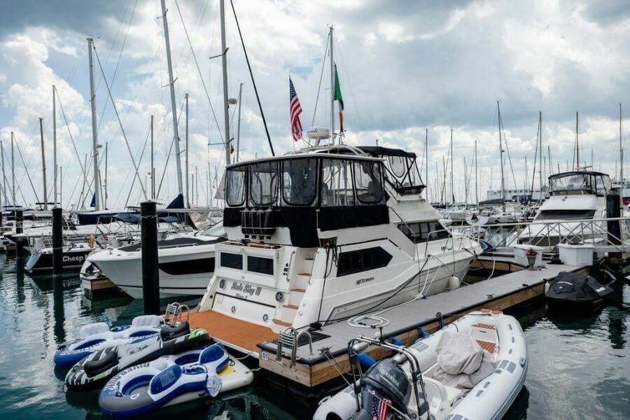 1991 Cruisers Yachts 3850 Aft Cabin