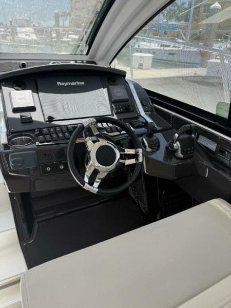 2016 Monterey 360 Sport Coupe Helm