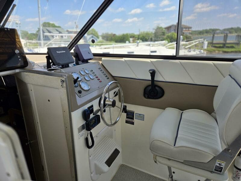 2005 Bayliner 289 EC