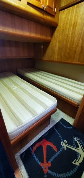 2004 Mainship 400 Trawler