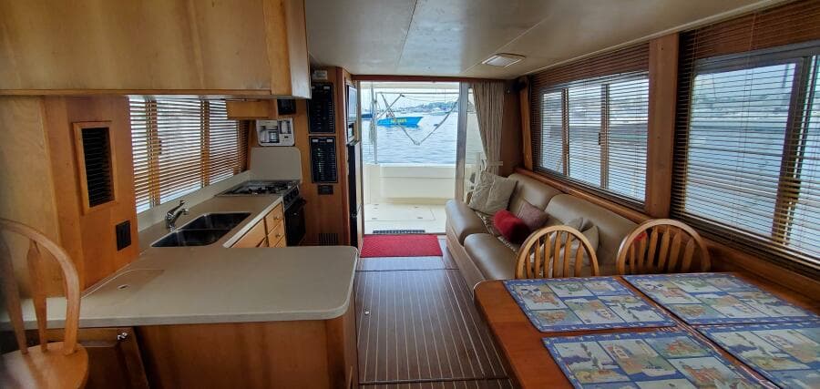 2004 Mainship 400 Trawler