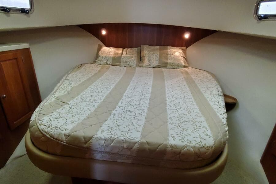 2004 Mainship 400 Trawler