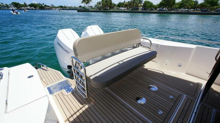 Nimbus Commuter 11 - Aft Deck