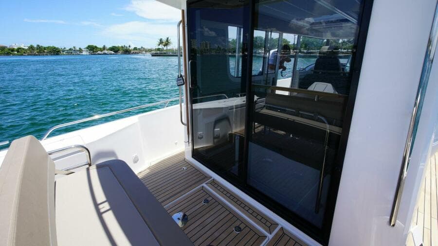 Nimbus Commuter 11 - Aft Deck