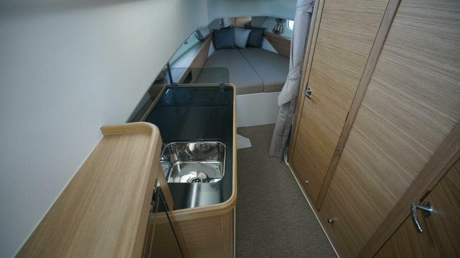 Nimbus Commuter 11 - Galley and forward berth