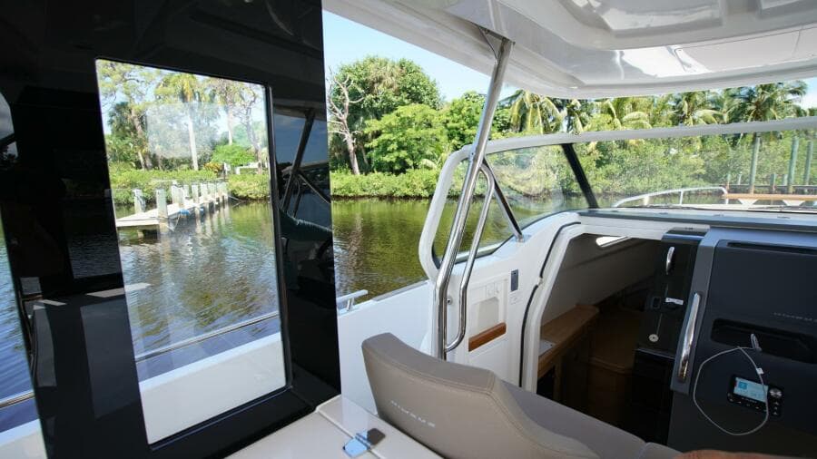 2025 Nimbus Tender 11 - Photo 8