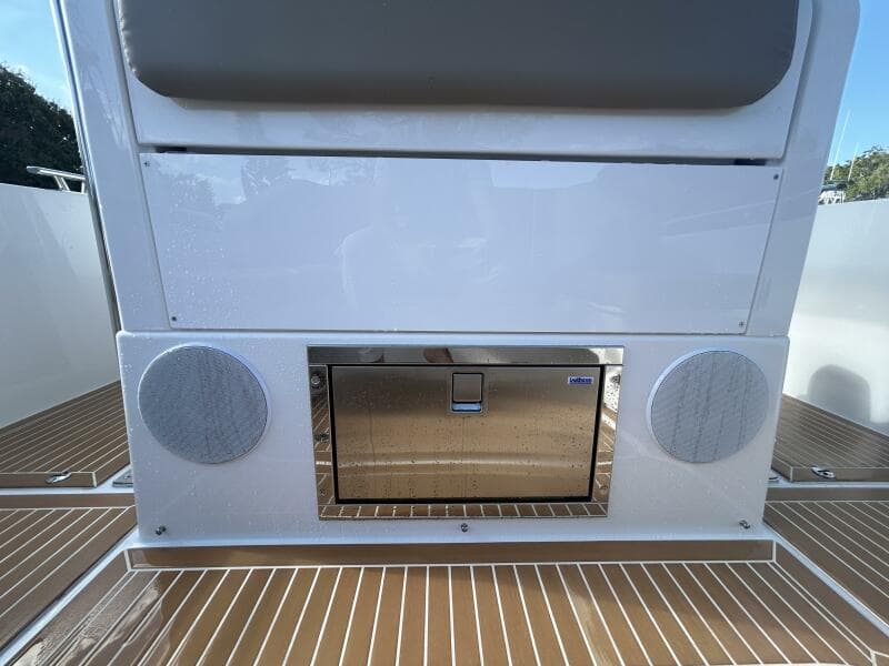 2024 Nimbus Tender 9