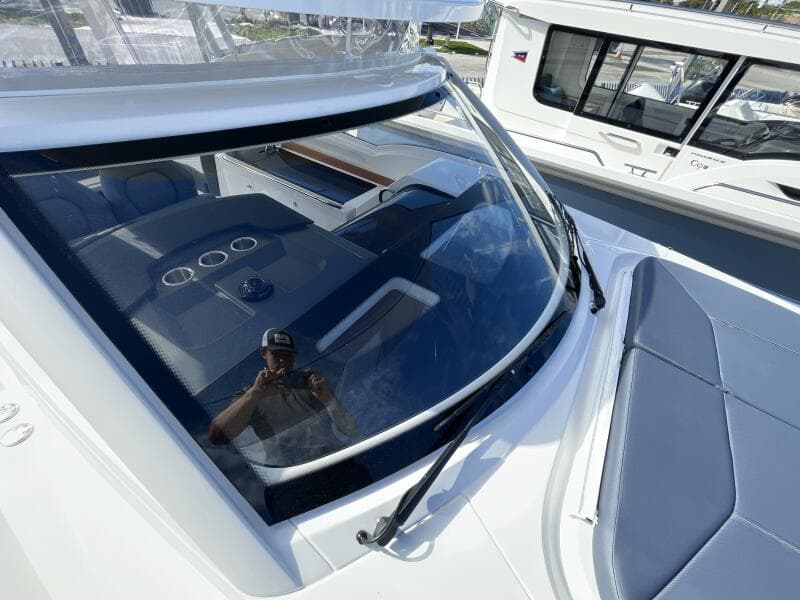 Nimbus Weekender 9 Windshield