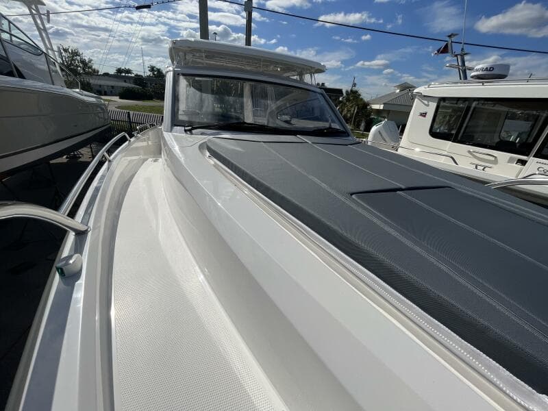 Nimbus Weekender 9 Forward Seating