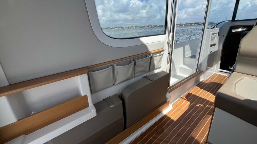 2025 Nimbus Commuter 11 - Photo 16
