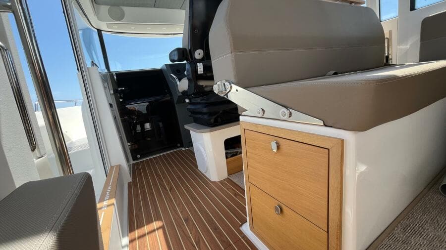 2025 Nimbus Commuter 11 - Photo 17