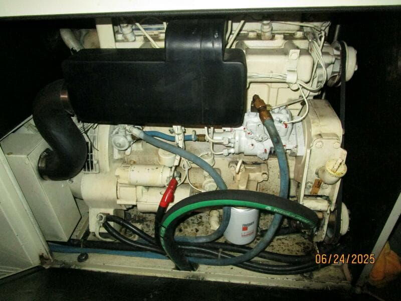 63' Hatteras generator1