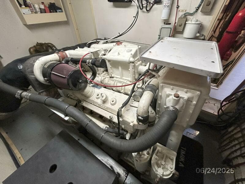 63' Hatteras starboard main engine