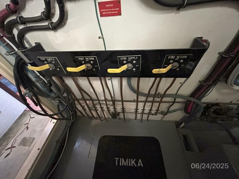 63' Hatteras fuel manifold