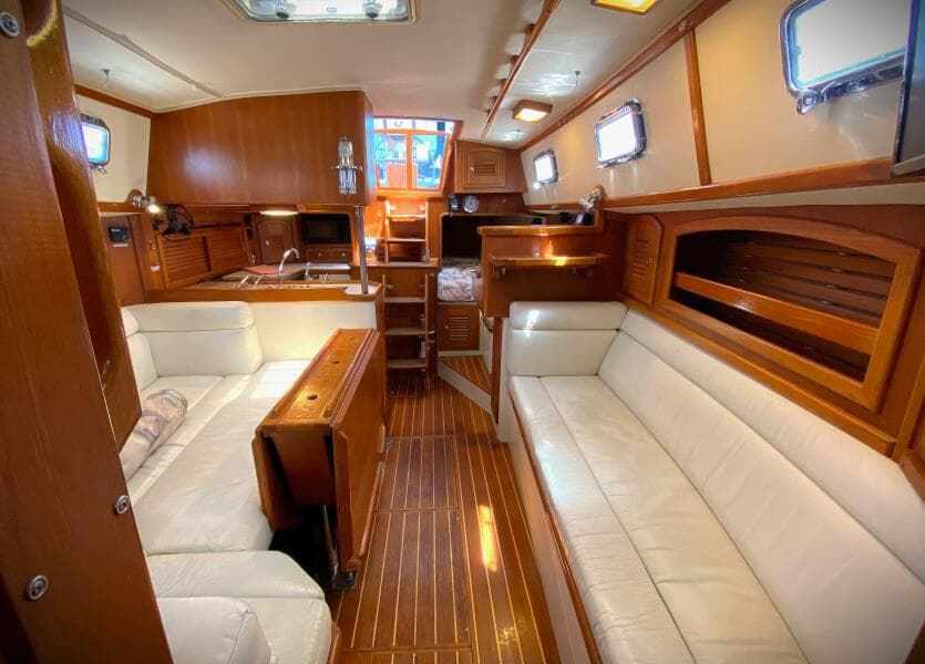 2000 Pacific Seacraft 37