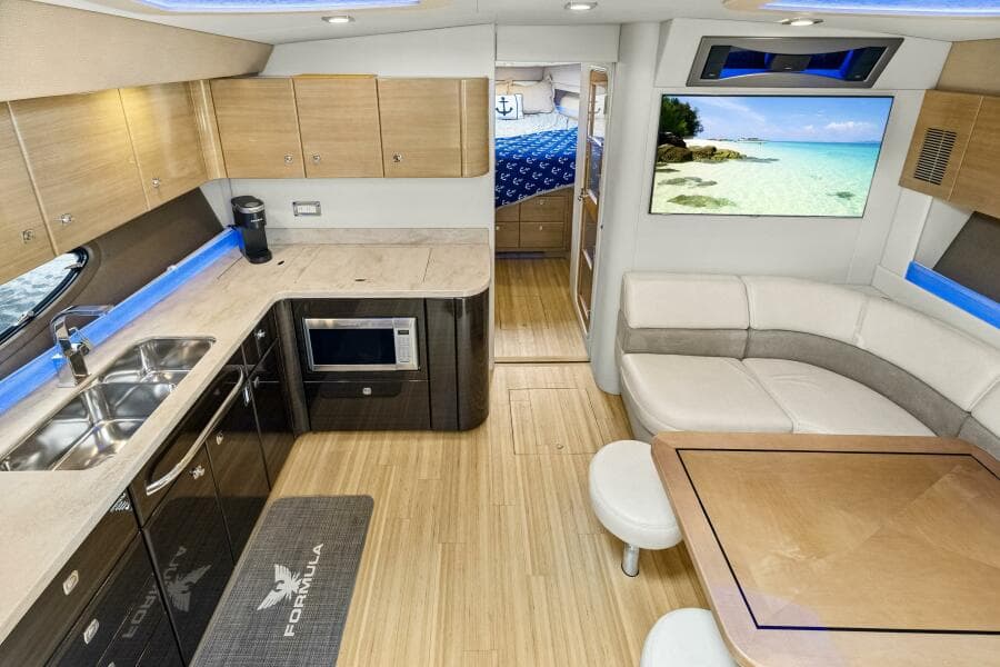 2016 Formula 45 Yacht