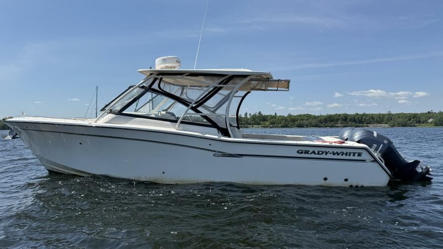 2016 Grady-White 307 Freedom