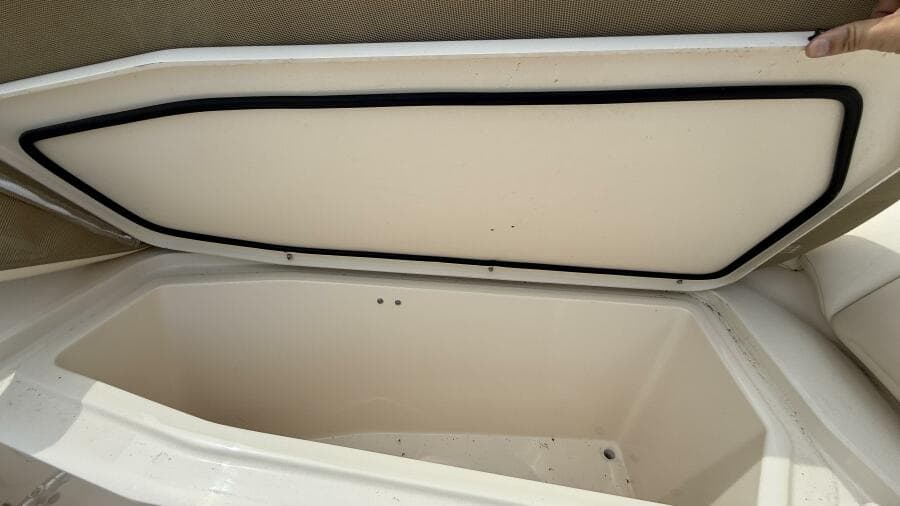 2016 Grady-White 307 Freedom