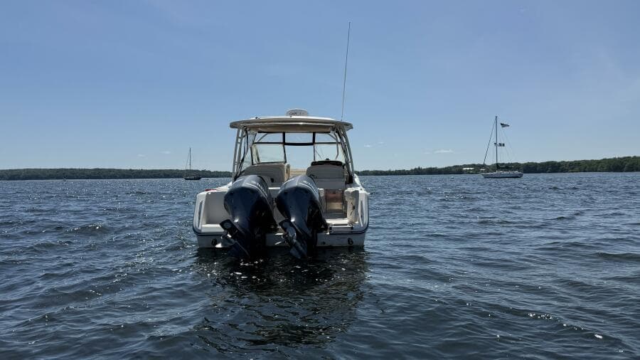 2016 Grady-White 307 Freedom