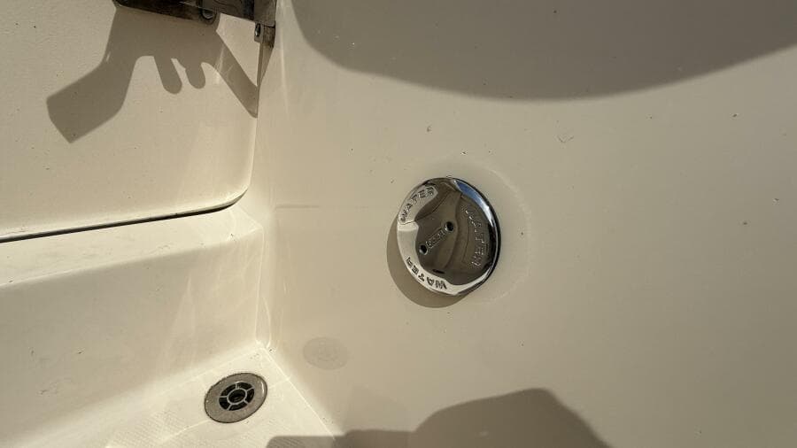 2016 Grady-White 307 Freedom