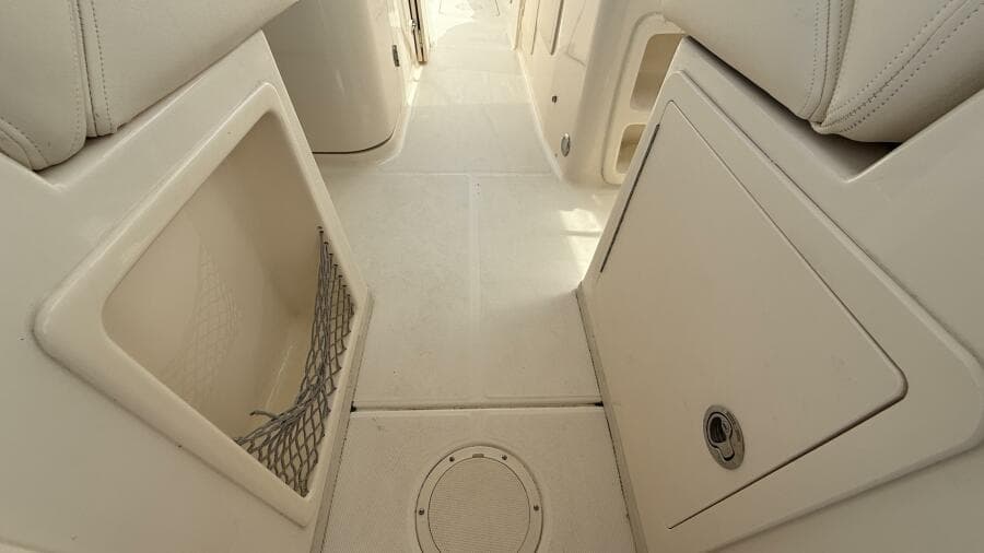 2016 Grady-White 307 Freedom