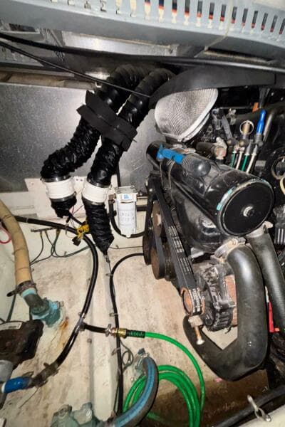 2001 Carver 396 Aft Cabin MY