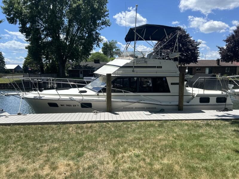1985 Carver 3207