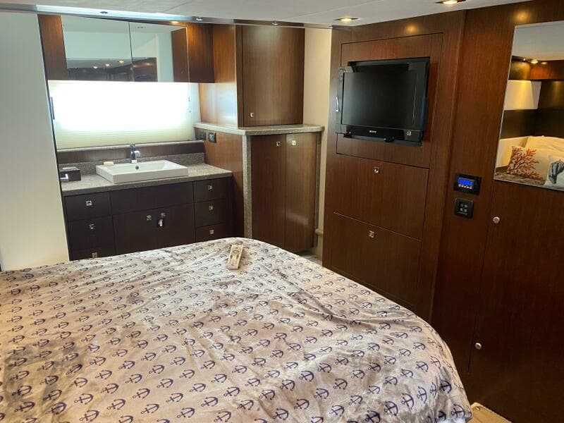 2012 Cruisers Yachts 48 Cantius