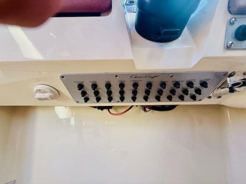 2015 Chris-Craft Launch 32