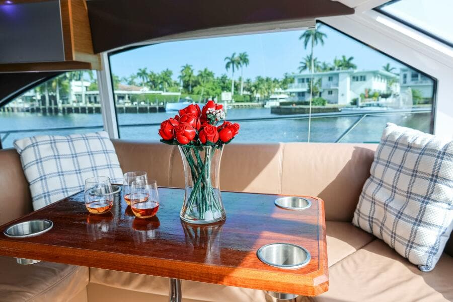 2014 Cruisers Yachts 45 Cantius