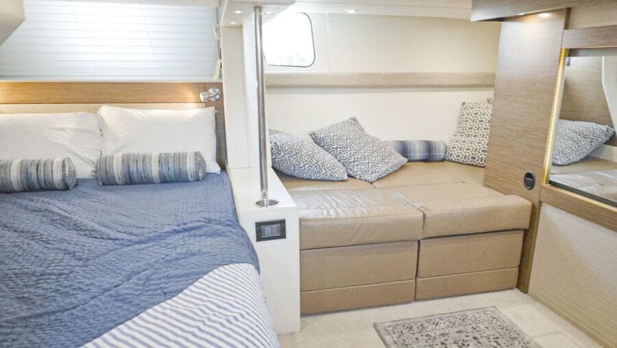 2014 Cruisers Yachts 45 Cantius