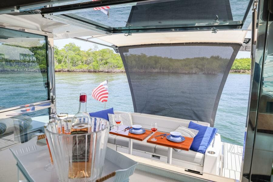 2014 Cruisers Yachts 45 Cantius