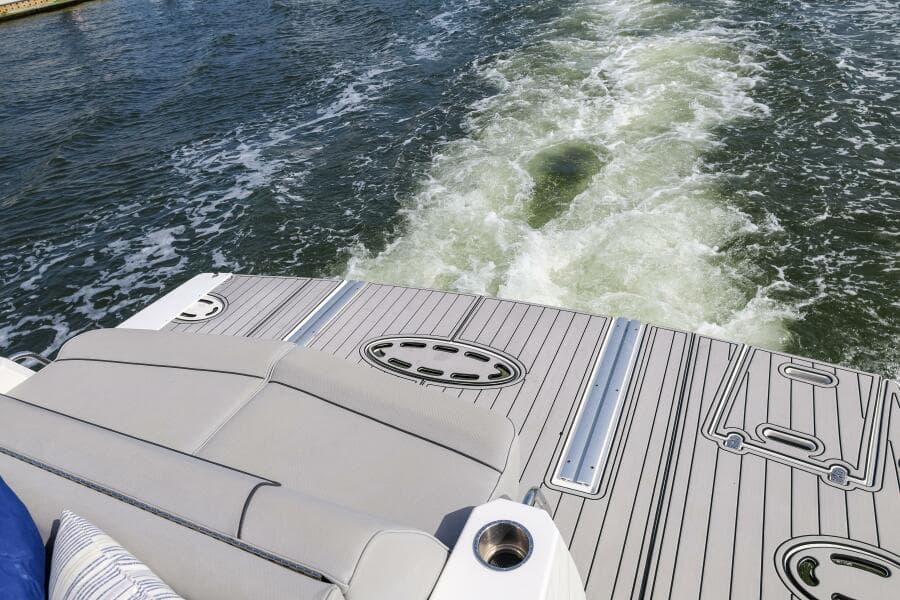 2014 Cruisers Yachts 45 Cantius