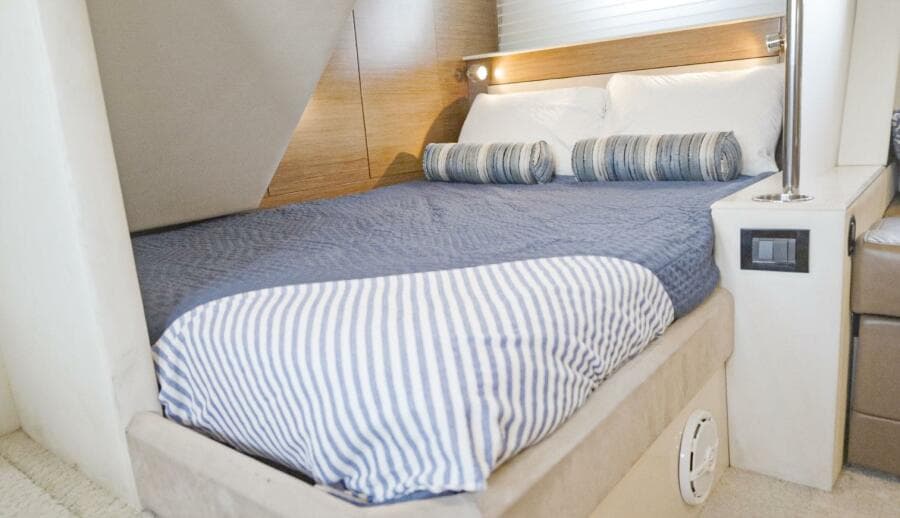 2014 Cruisers Yachts 45 Cantius