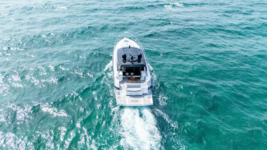 2014 Cruisers Yachts 45 Cantius