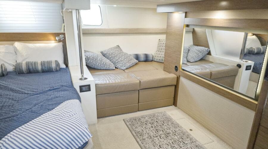 2014 Cruisers Yachts 45 Cantius