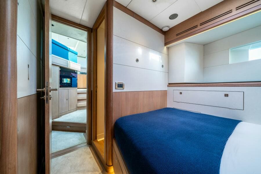 2013 Oyster Yachts Oyster 885