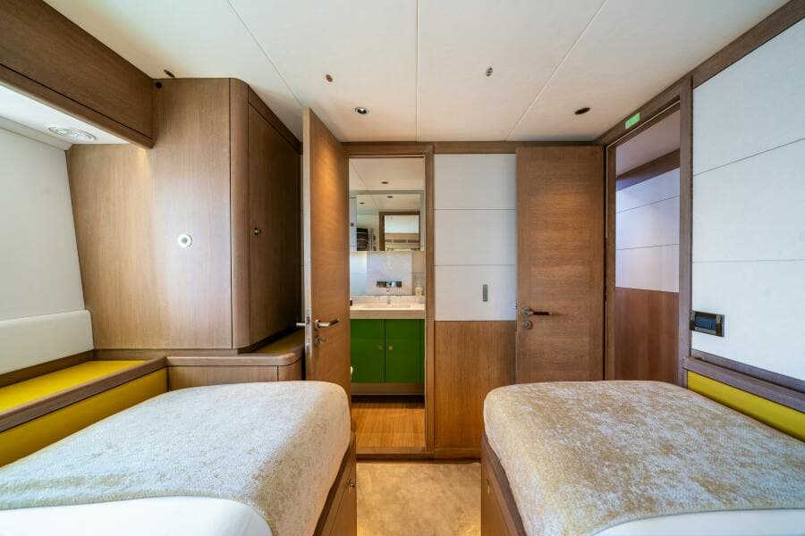 2013 Oyster Yachts Oyster 885