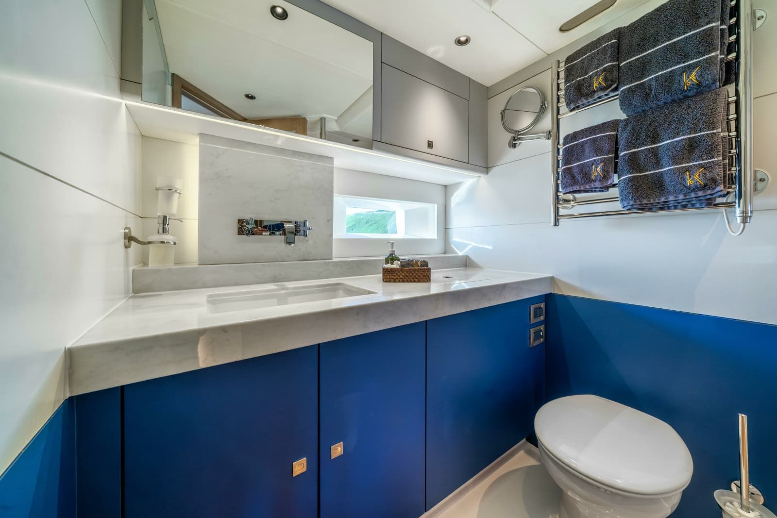 2013 Oyster Yachts Oyster 885 - Photo 35