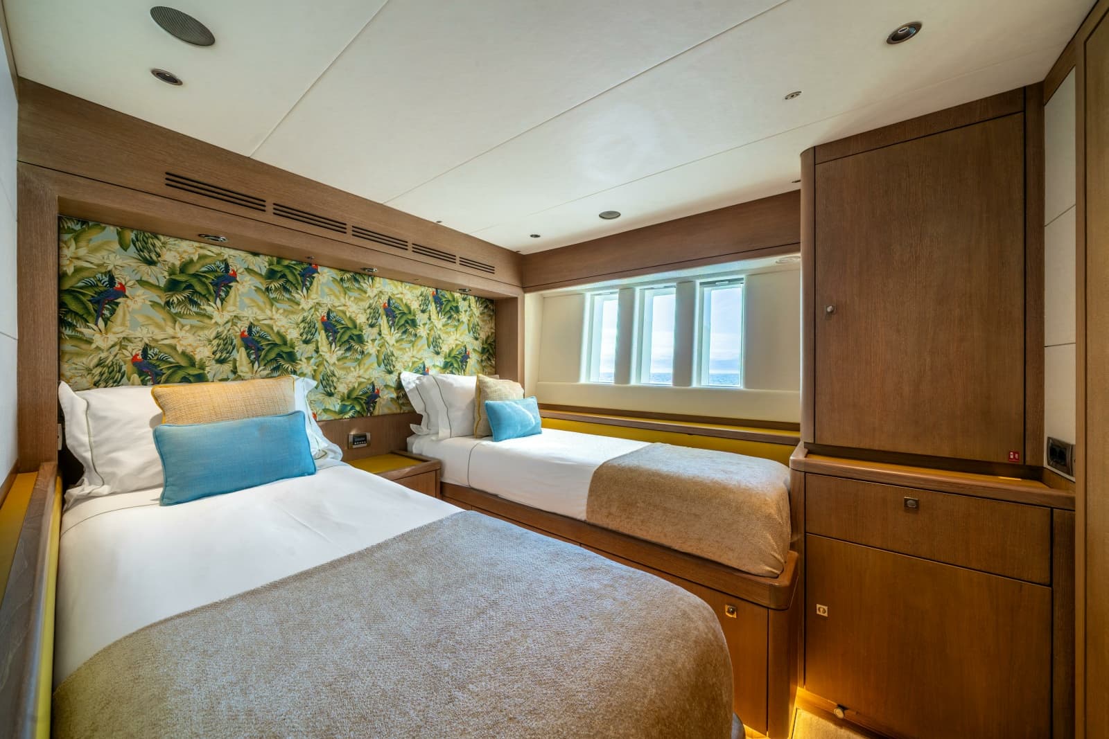 2013 Oyster Yachts Oyster 885 - Photo 38