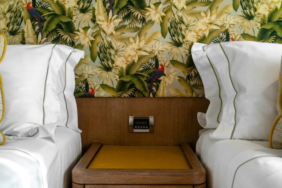 2013 Oyster Yachts Oyster 885