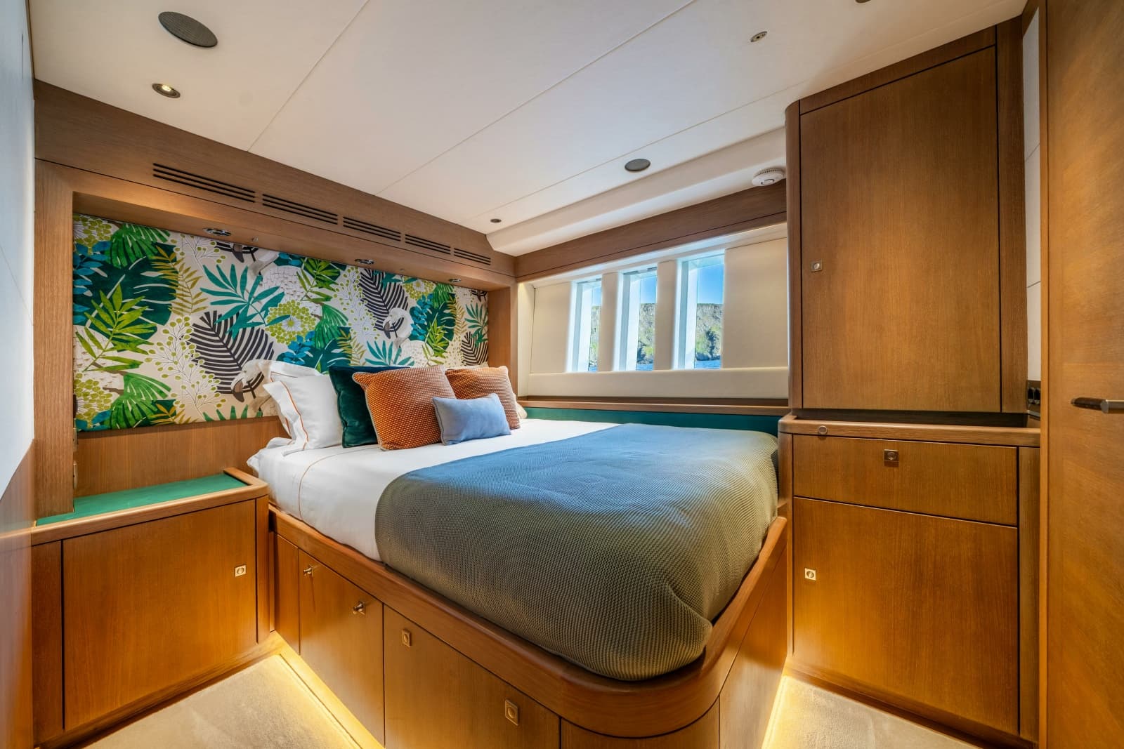 2013 Oyster Yachts Oyster 885 - Photo 42