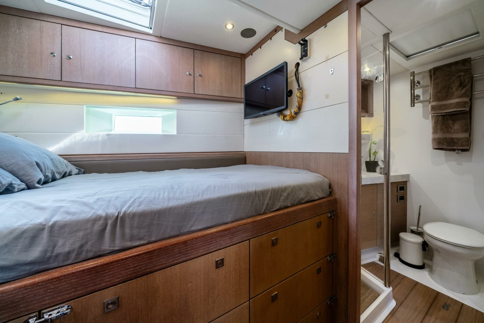 2013 Oyster Yachts Oyster 885 - Photo 51