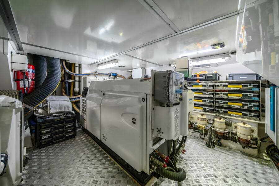 2013 Oyster Yachts Oyster 885