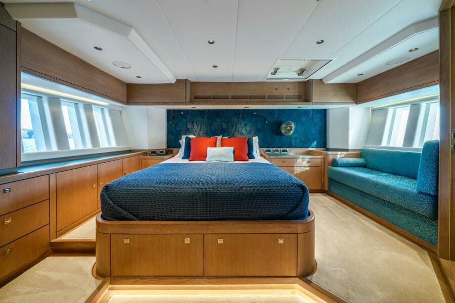 2013 Oyster Yachts Oyster 885