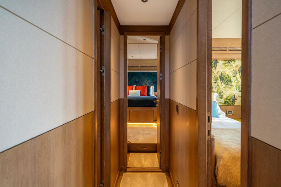 2013 Oyster Yachts Oyster 885