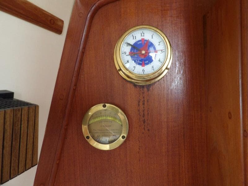 1990 Island Packet 32