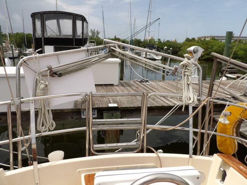 1990 Island Packet 32